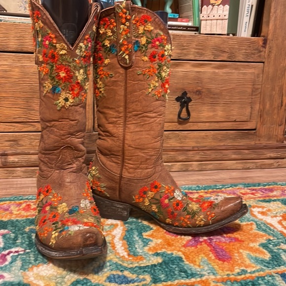 🤠🌸Old Gringo Brass Flora Embroidered Boots🌸🤠 - Picture 5 of 9